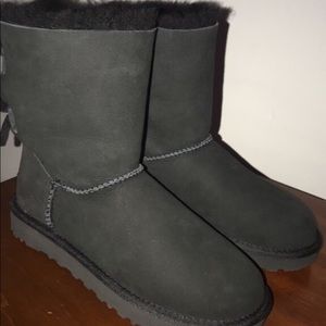 Black bow uggs